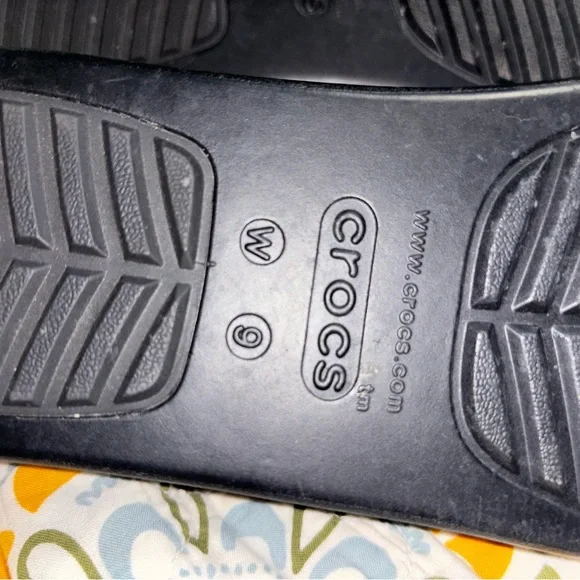 Black Crocs platform flip flops - Picture 5 of 5